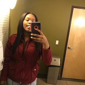 Meet your Posher, Mikia